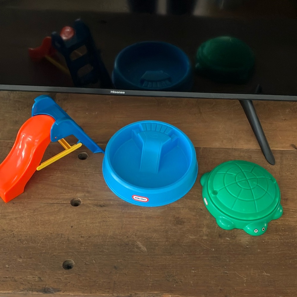 Vintage Little Tikes dollhouse accessories